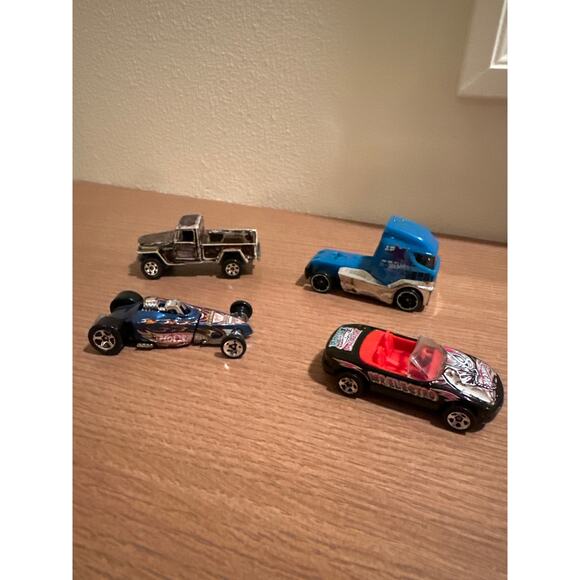 10 piece Hot Wheels Lot Variety of years and styles - Picture 4 of 5